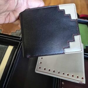 💃STYLISH💃 FINE ITALIAN LEATHER ~ ART DECO/WESTERN DESIGN WALLET 💥UNISEX💥